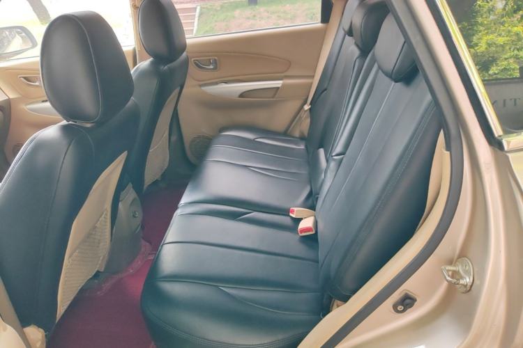 Used Hyundai Tucson 2013 2.0L Automatic Two-Wheel Drive Comfort Version Left Rear Seat