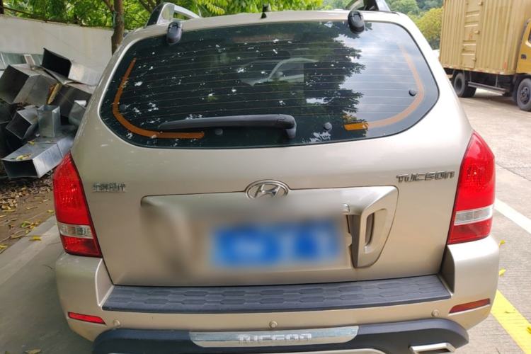 Used Hyundai Tucson 2013 2.0L Automatic Two-Wheel Drive Comfort Version Rear