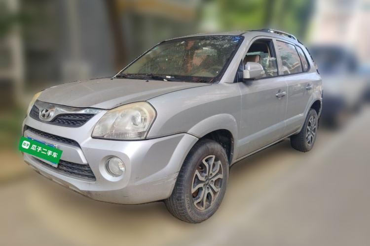 Used Hyundai Tucson 2013 2.0L Manual Two-Wheel Drive Fashion Edition Guazi used car, China used car export, Used car for sale, Used Hyundai cars, Cheapest cars for sale