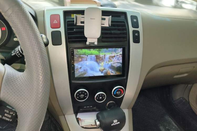 Used Hyundai Tucson 2013 2.0L Automatic Two-Wheel Drive Comfort Version Audio And AC Panel