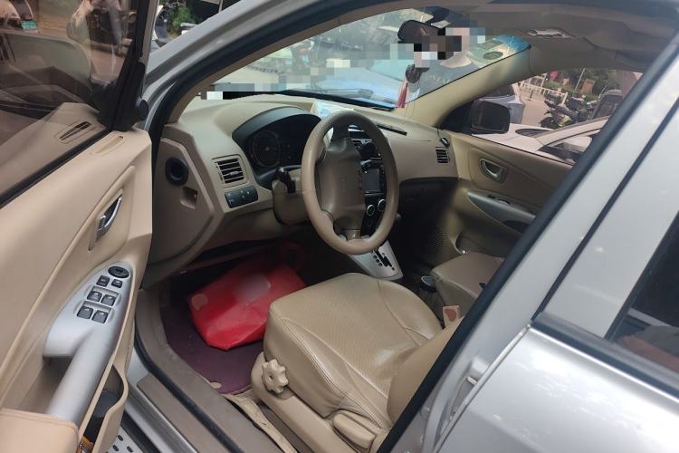 Used Hyundai Tucson 2013 2.0L Automatic Two-Wheel Drive Comfort Version Driver Seat
