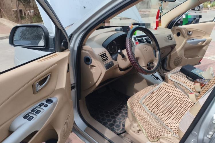Used Hyundai Tucson 2013 2.0L Automatic Two-Wheel Drive Comfort Version Driver Seat