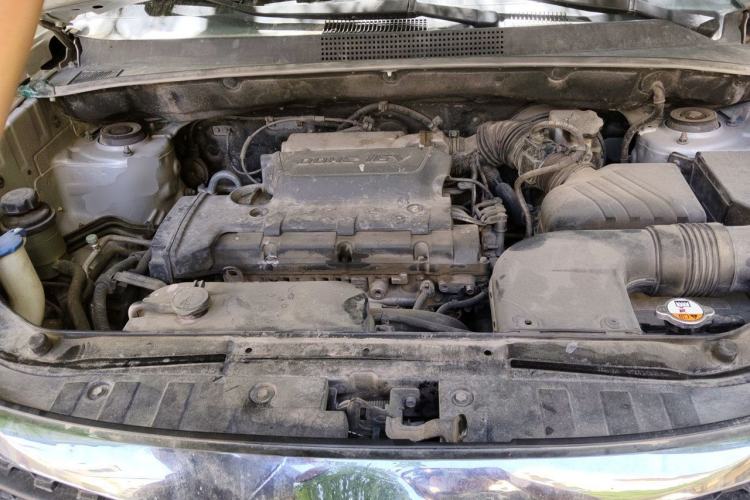 Used Hyundai Tucson 2013 2.0L Automatic Two-Wheel Drive Comfort Version Engine Bay