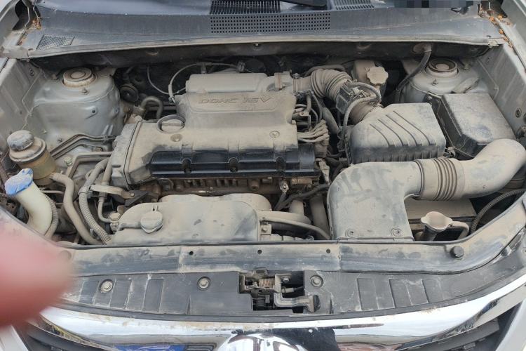 Used Hyundai Tucson 2013 2.0L Automatic Two-Wheel Drive Comfort Version Engine Bay