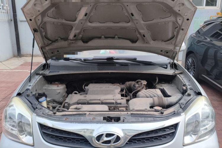 Used Hyundai Tucson 2013 2.0L Automatic Two-Wheel Drive Comfort Version Engine Bay