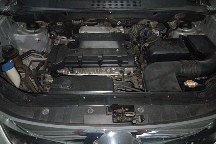 Used Hyundai Tucson 2013 2.0L Automatic Two-Wheel Drive Comfort Version Engine Bay