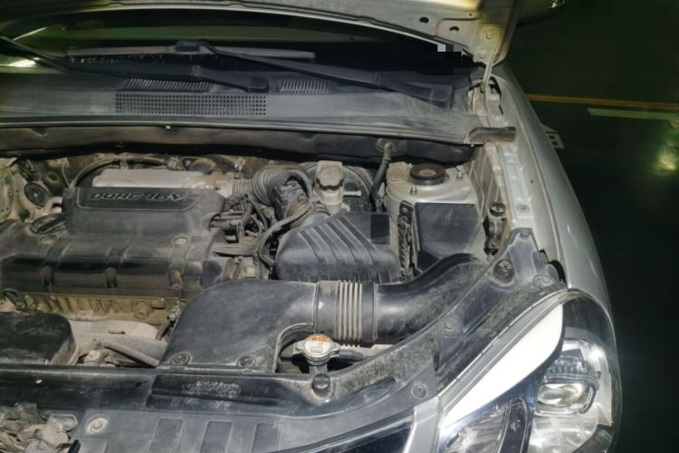 Used Hyundai Tucson 2013 2.0L Automatic Two-Wheel Drive Comfort Version Engine Bay Left
