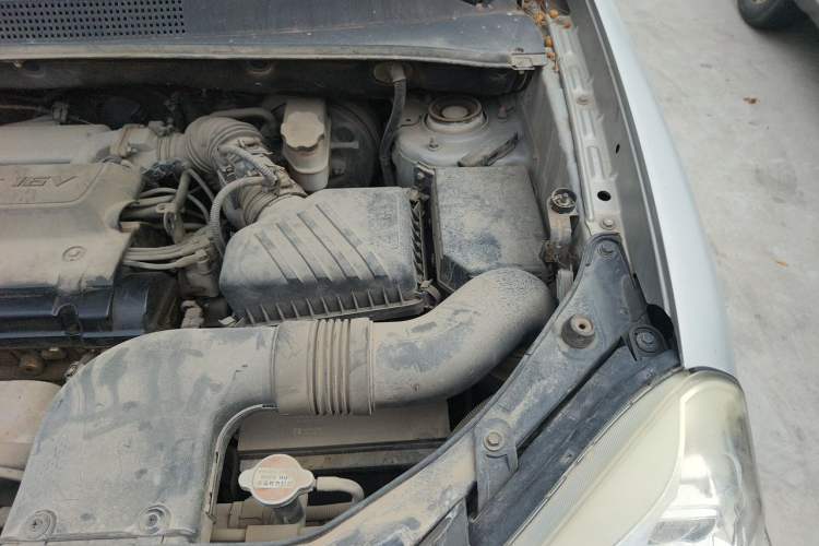 Used Hyundai Tucson 2013 2.0L Automatic Two-Wheel Drive Comfort Version Engine Bay Left