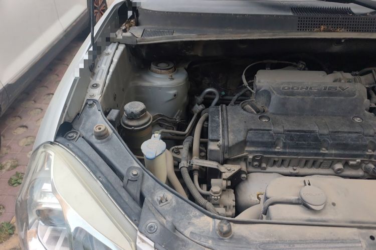 Used Hyundai Tucson 2013 2.0L Automatic Two-Wheel Drive Comfort Version Engine Bay Right