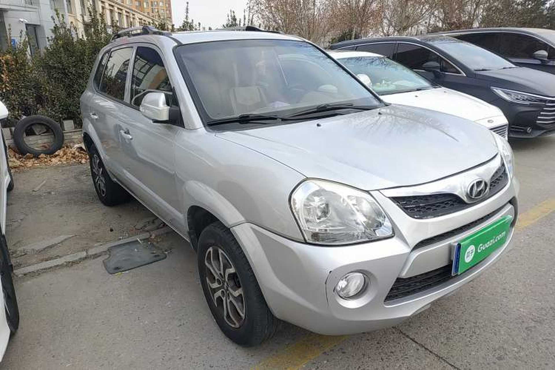 Used Hyundai Tucson 2013 2.0L Automatic Two-Wheel Drive Comfort Version Exterior 2
