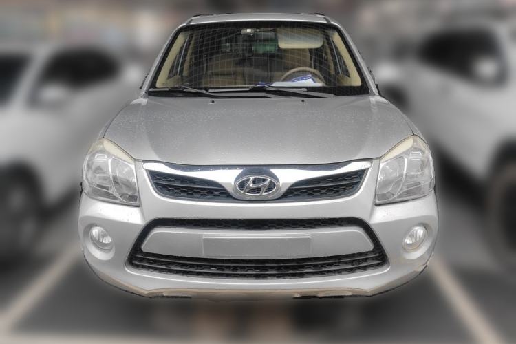 Used Hyundai Tucson 2013 2.0L Automatic Two-Wheel Drive Comfort Version Front