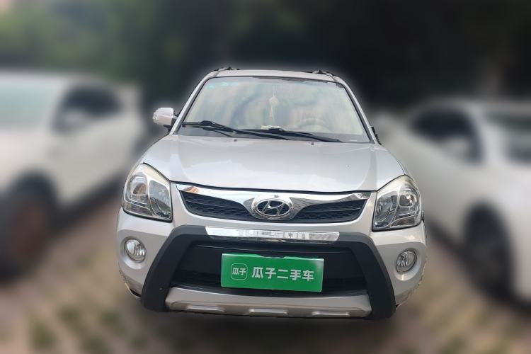 Used Hyundai Tucson 2013 2.0L Automatic Two-Wheel Drive Comfort Version Front