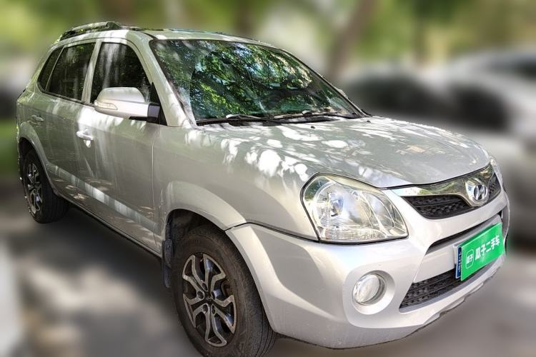 Used Hyundai Tucson 2013 2.0L Automatic Two-Wheel Drive Comfort Version Front Right 45 Deg