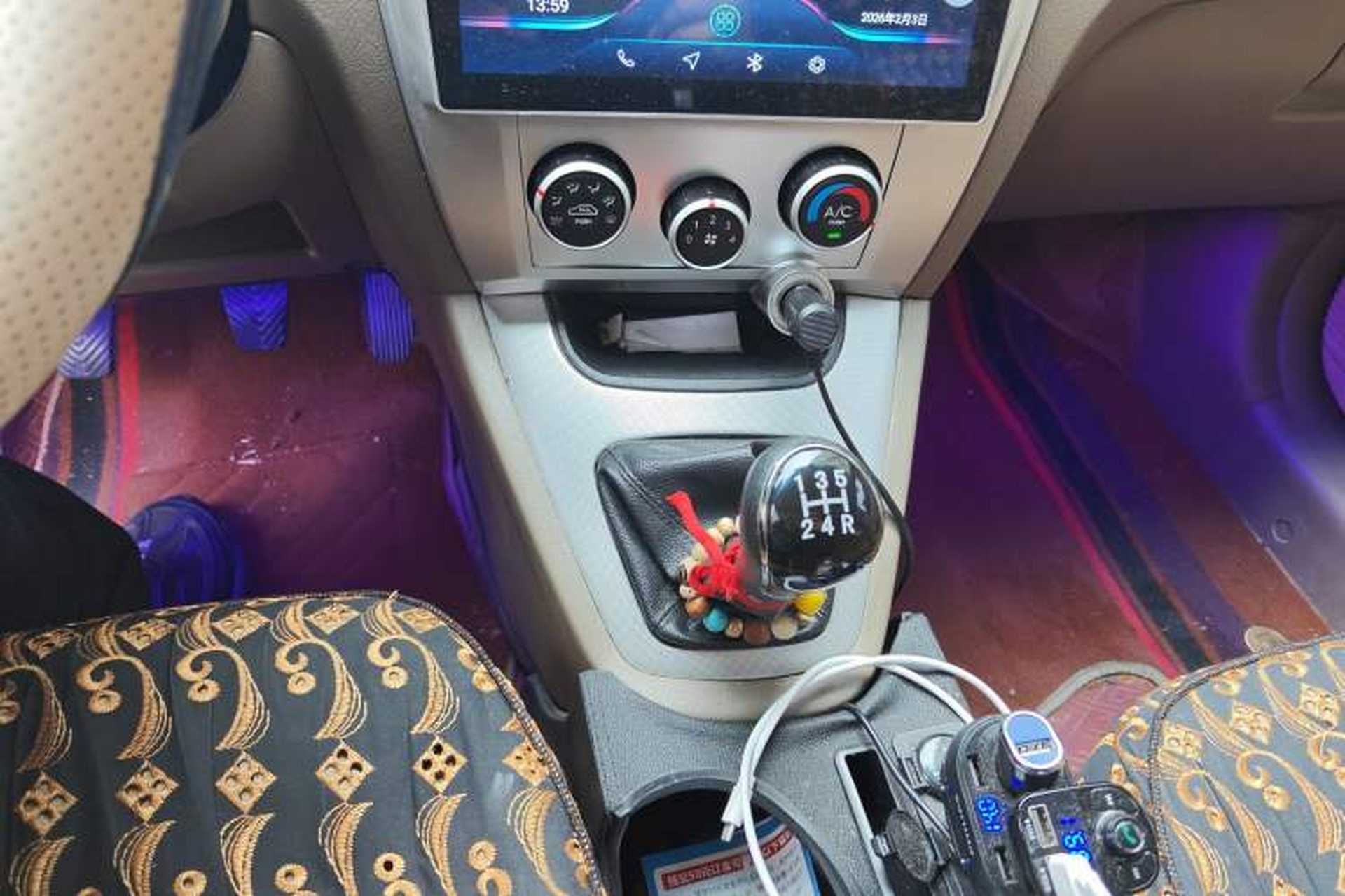 Used Hyundai Tucson 2013 2.0L Manual Two-Wheel Drive Fashion Edition Gear Lever