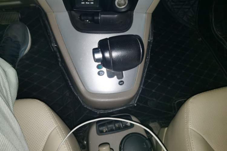 Used Hyundai Tucson 2013 2.0L Automatic Two-Wheel Drive Comfort Version Gear Lever
