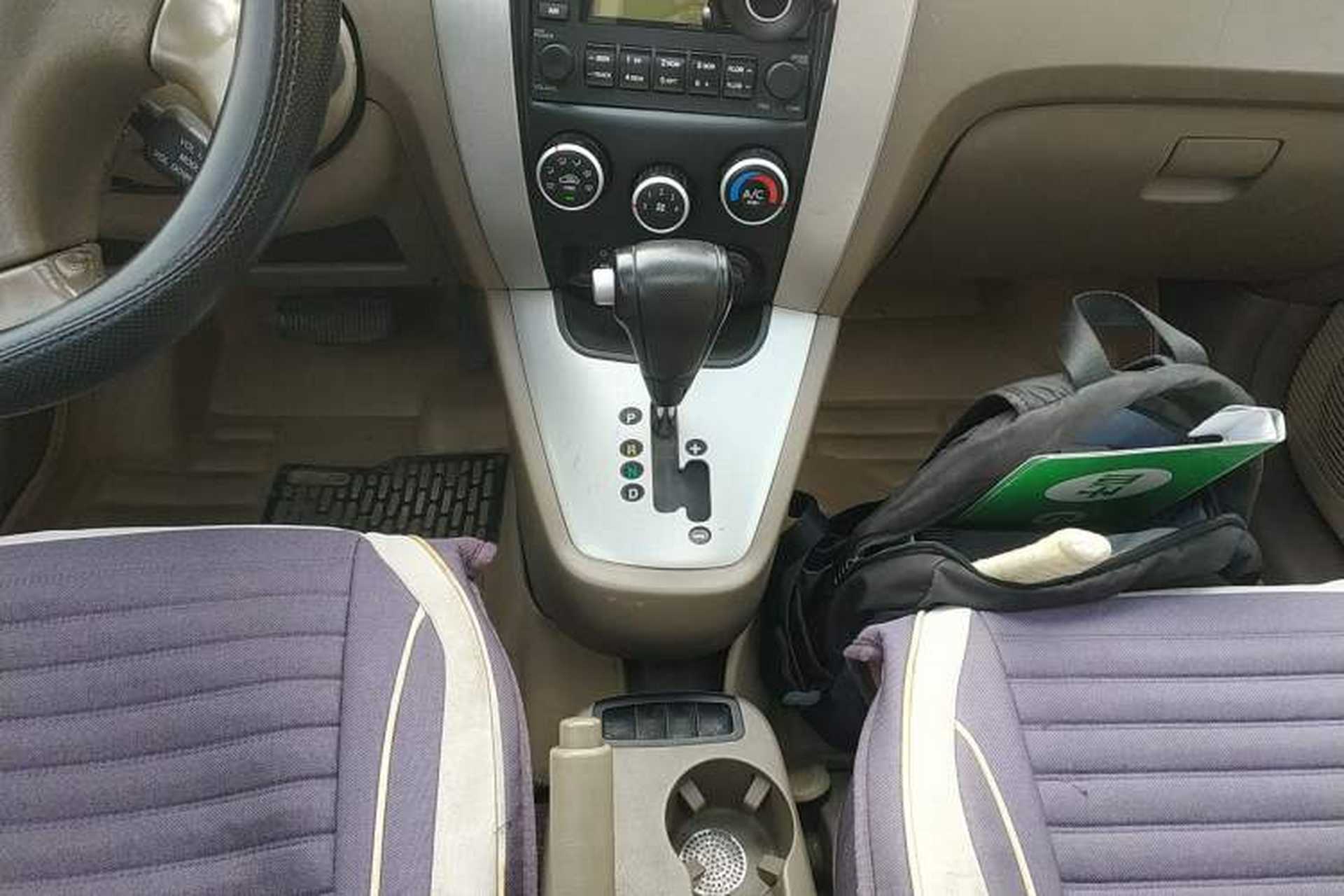 Used Hyundai Tucson 2013 2.0L Automatic Two-Wheel Drive Comfort Version Gear Lever