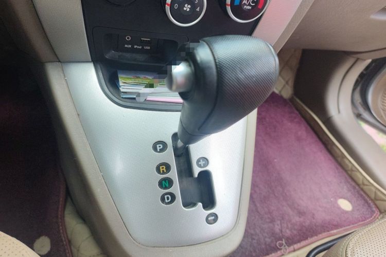 Used Hyundai Tucson 2013 2.0L Automatic Two-Wheel Drive Comfort Version Gear Lever