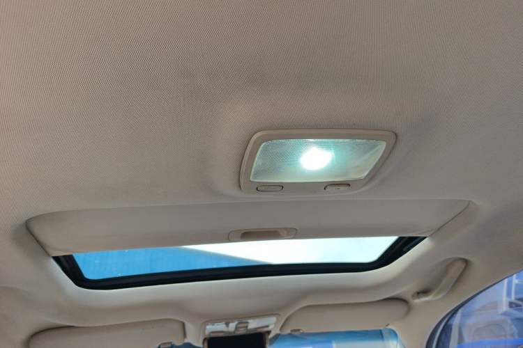 Used Hyundai Tucson 2013 2.0L Automatic Two-Wheel Drive Comfort Version Headliner