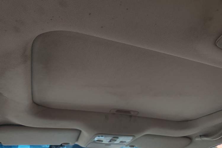 Used Hyundai Tucson 2013 2.0L Automatic Two-Wheel Drive Comfort Version Headliner