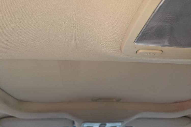 Used Hyundai Tucson 2013 2.0L Manual Two-Wheel Drive Fashion Edition Headliner