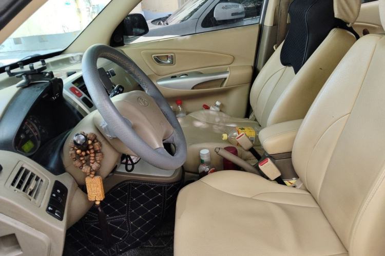 Used Hyundai Tucson 2013 2.0L Automatic Two-Wheel Drive Comfort Version Left Front Seat
