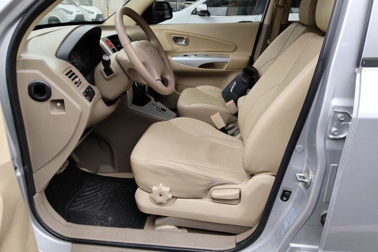 Used Hyundai Tucson 2013 2.0L Automatic Two-Wheel Drive Comfort Version Left Front Seat
