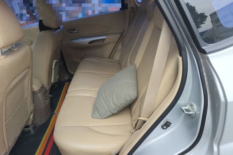 Used Hyundai Tucson 2013 2.0L Automatic Two-Wheel Drive Comfort Version Left Rear Seat