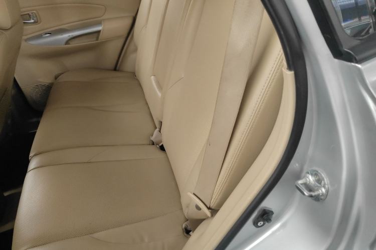 Used Hyundai Tucson 2013 2.0L Automatic Two-Wheel Drive Comfort Version Left Rear Seat