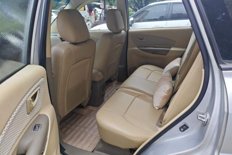 Used Hyundai Tucson 2013 2.0L Manual Two-Wheel Drive Fashion Edition Left Rear Seat