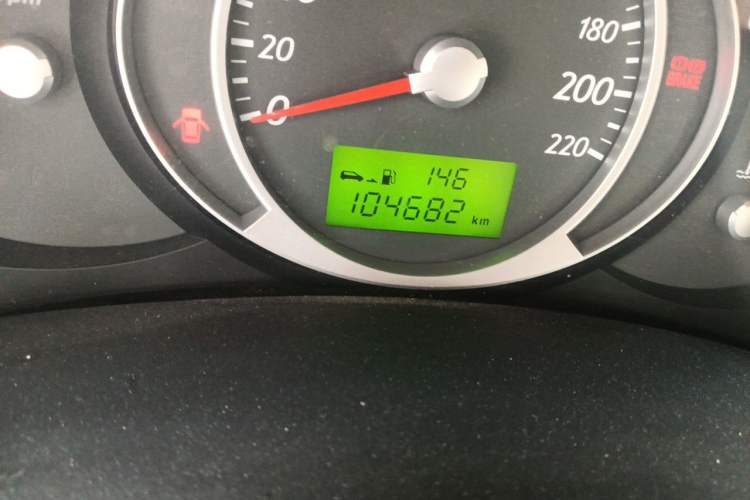 Used Hyundai Tucson 2013 2.0L Manual 4x4 Luxury Version Odometer Close Up