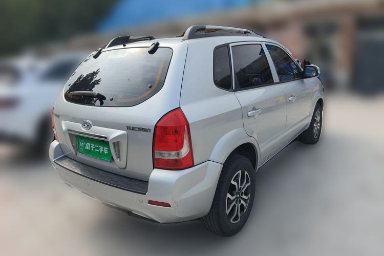 Used Hyundai Tucson 2013 2.0L Automatic Two-Wheel Drive Comfort Version Rear Right 45 Deg