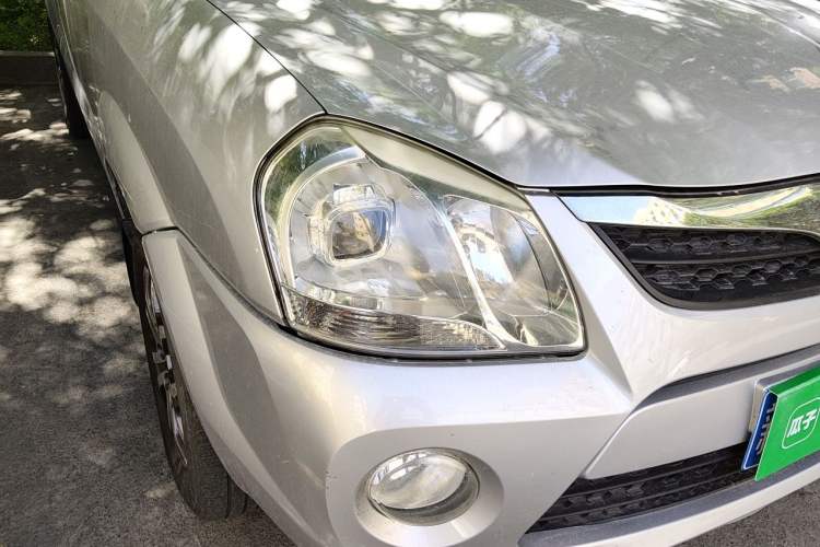 Used Hyundai Tucson 2013 2.0L Automatic Two-Wheel Drive Comfort Version Right Front Headlight