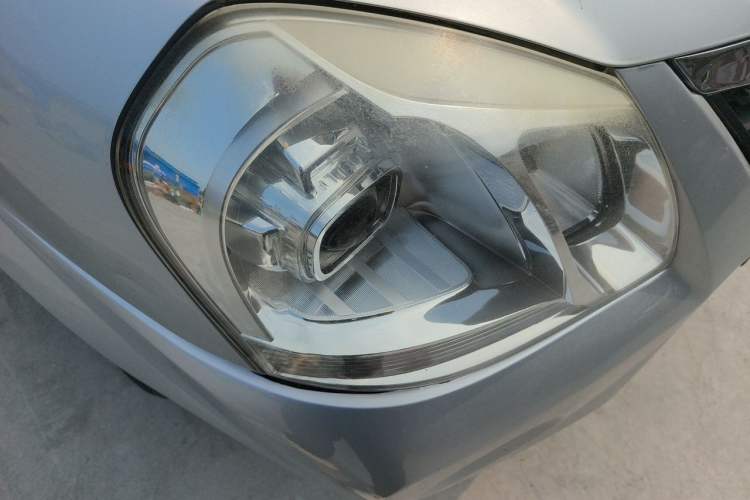 Used Hyundai Tucson 2013 2.0L Automatic Two-Wheel Drive Comfort Version Right Front Headlight