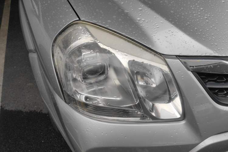 Used Hyundai Tucson 2013 2.0L Automatic Two-Wheel Drive Comfort Version Right Front Headlight
