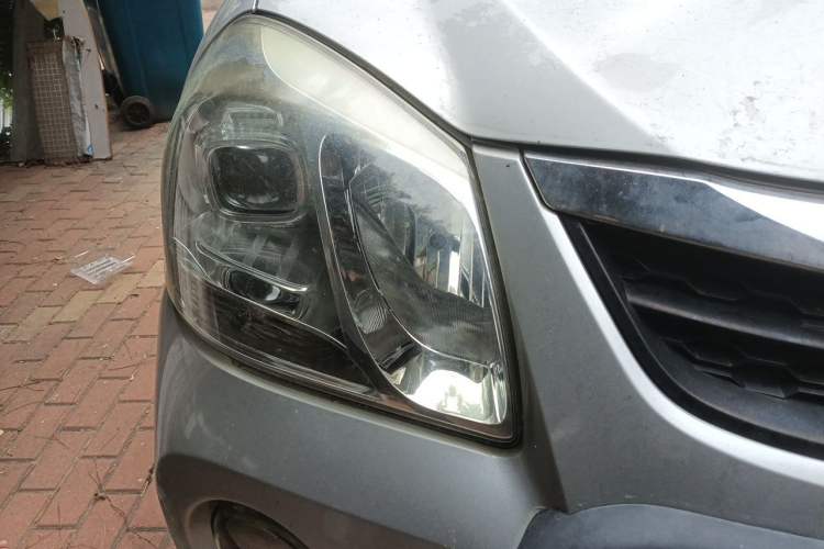 Used Hyundai Tucson 2013 2.0L Manual 4x4 Luxury Version Right Front Headlight