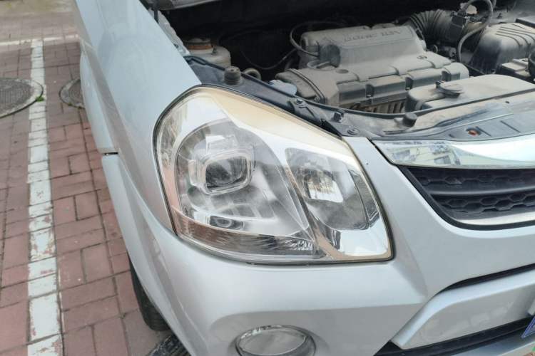 Used Hyundai Tucson 2013 2.0L Automatic Two-Wheel Drive Comfort Version Right Front Headlight