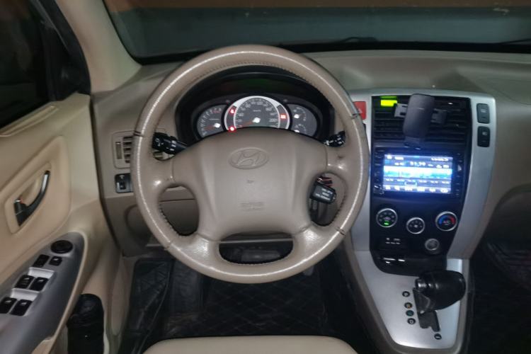 Used Hyundai Tucson 2013 2.0L Automatic Two-Wheel Drive Comfort Version Steering Wheel