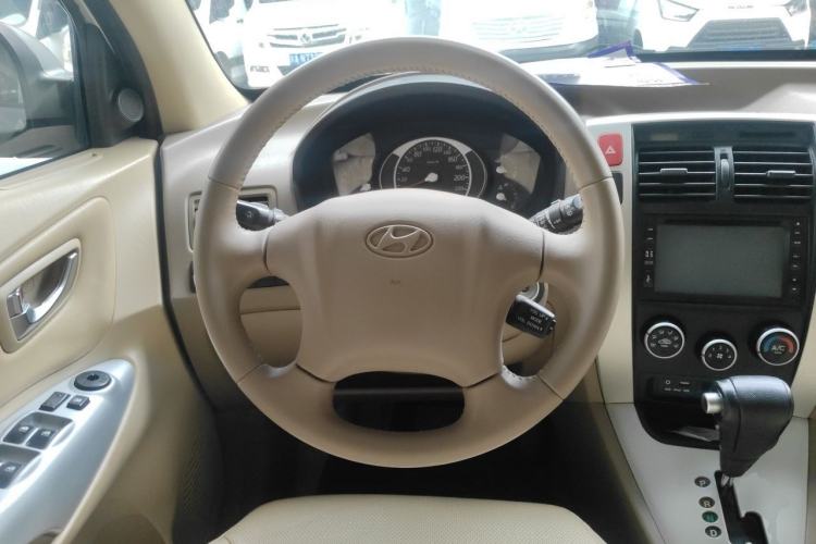 Used Hyundai Tucson 2013 2.0L Automatic Two-Wheel Drive Comfort Version Steering Wheel