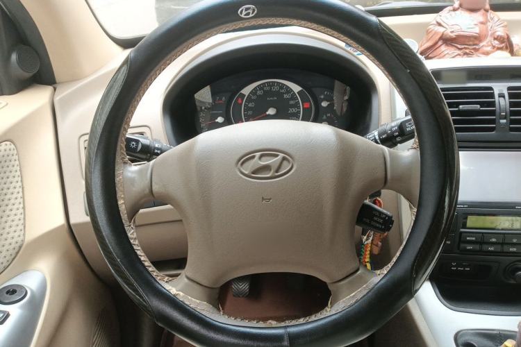 Used Hyundai Tucson 2013 2.0L Manual 4x4 Luxury Version Steering Wheel