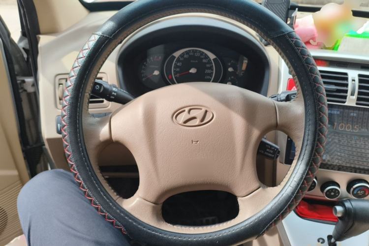 Used Hyundai Tucson 2013 2.0L Automatic Two-Wheel Drive Comfort Version Steering Wheel