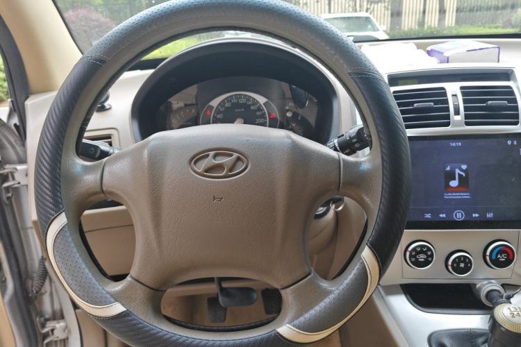Used Hyundai Tucson 2013 2.0L Manual Two-Wheel Drive Fashion Edition Steering Wheel