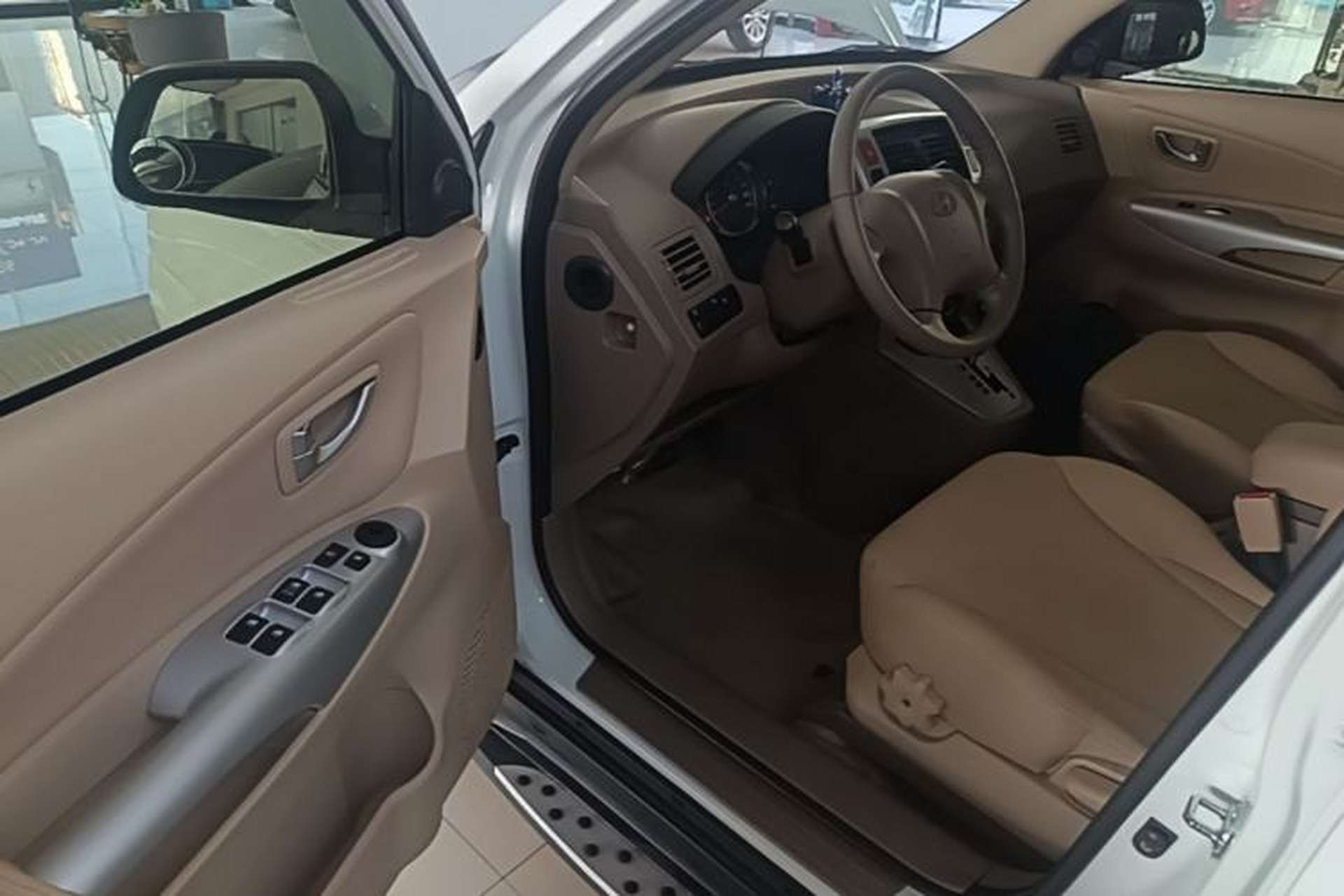 Used Hyundai Tucson 2013 2.0L Automatic Two-Wheel Drive Comfort Version Driver Seat