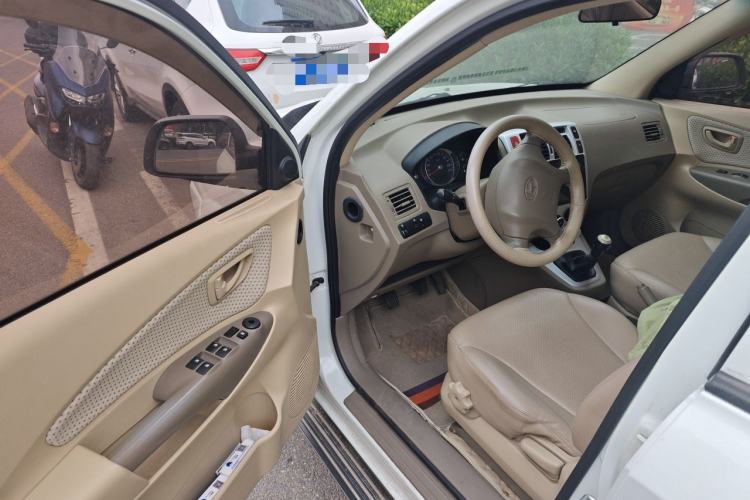 Used Hyundai Tucson 2013 2.0L Manual Two-Wheel Drive Fashion Edition Driver Seat