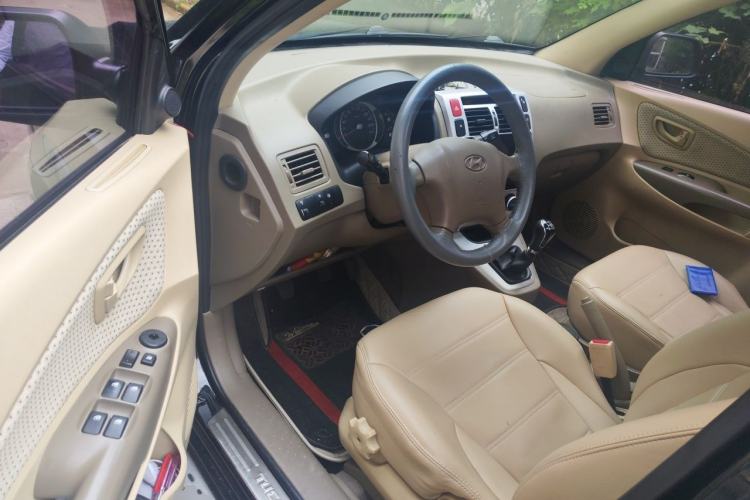 Used Hyundai Tucson 2013 2.0L Manual Two-Wheel Drive Fashion Edition Driver Seat