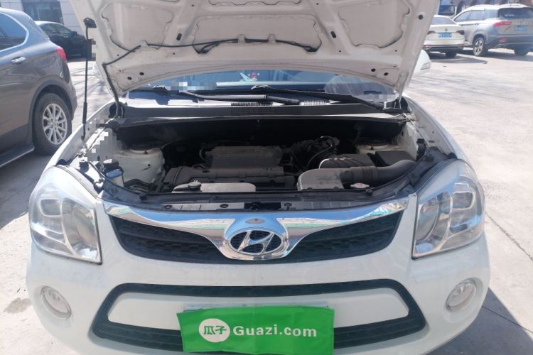 Used Hyundai Tucson 2013 2.0L Manual Two-Wheel Drive Fashion Edition Engine Bay
