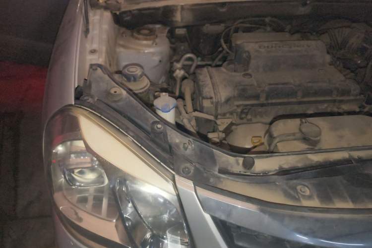 Used Hyundai Tucson 2013 2.0L Automatic Two-Wheel Drive Comfort Version Engine Bay Right