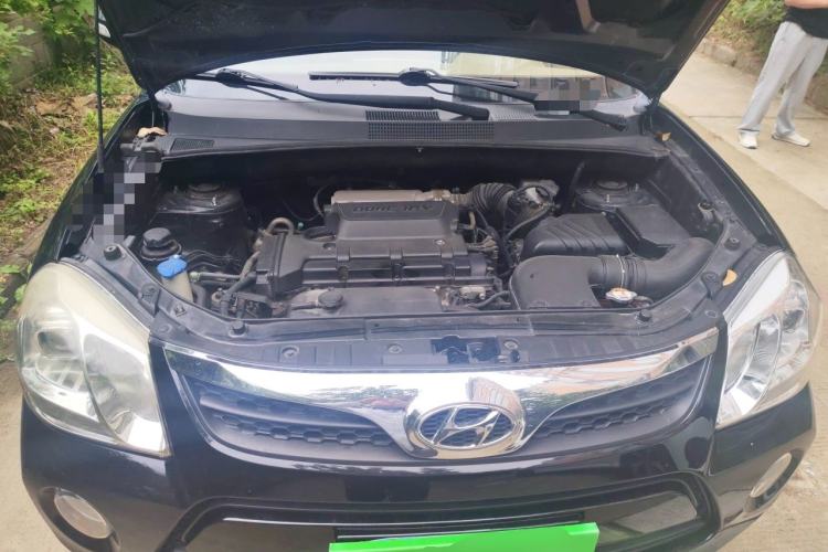 Used Hyundai Tucson 2013 2.0L Manual Two-Wheel Drive Fashion Edition Engine Bay