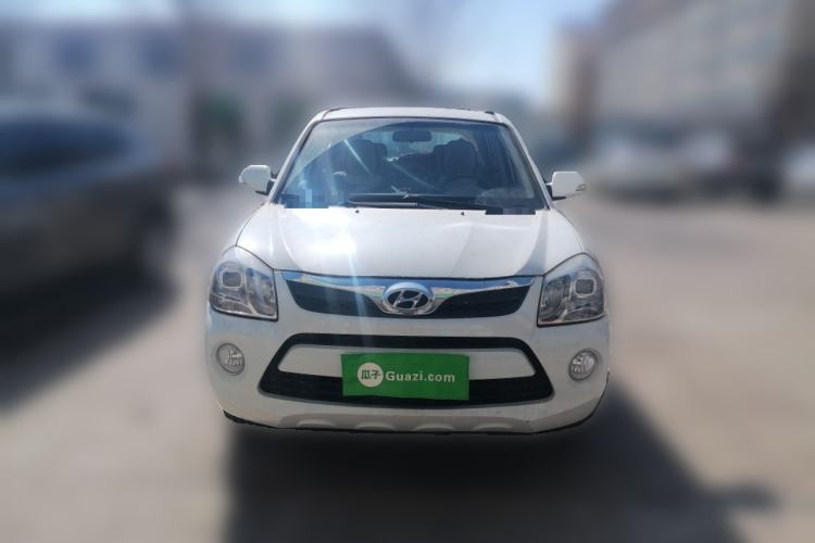 Used Hyundai Tucson 2013 2.0L Manual Two-Wheel Drive Fashion Edition Front