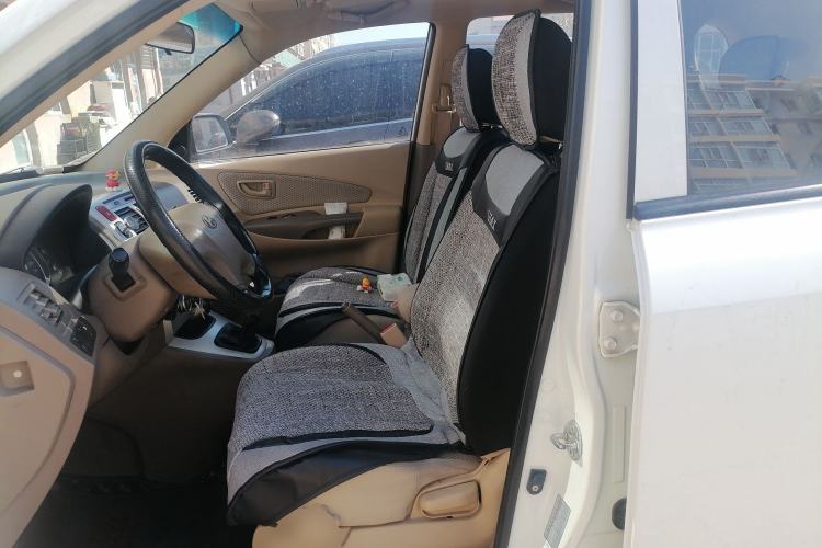 Used Hyundai Tucson 2013 2.0L Manual Two-Wheel Drive Fashion Edition Left Front Seat
