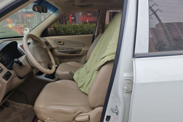 Used Hyundai Tucson 2013 2.0L Manual Two-Wheel Drive Fashion Edition Left Front Seat